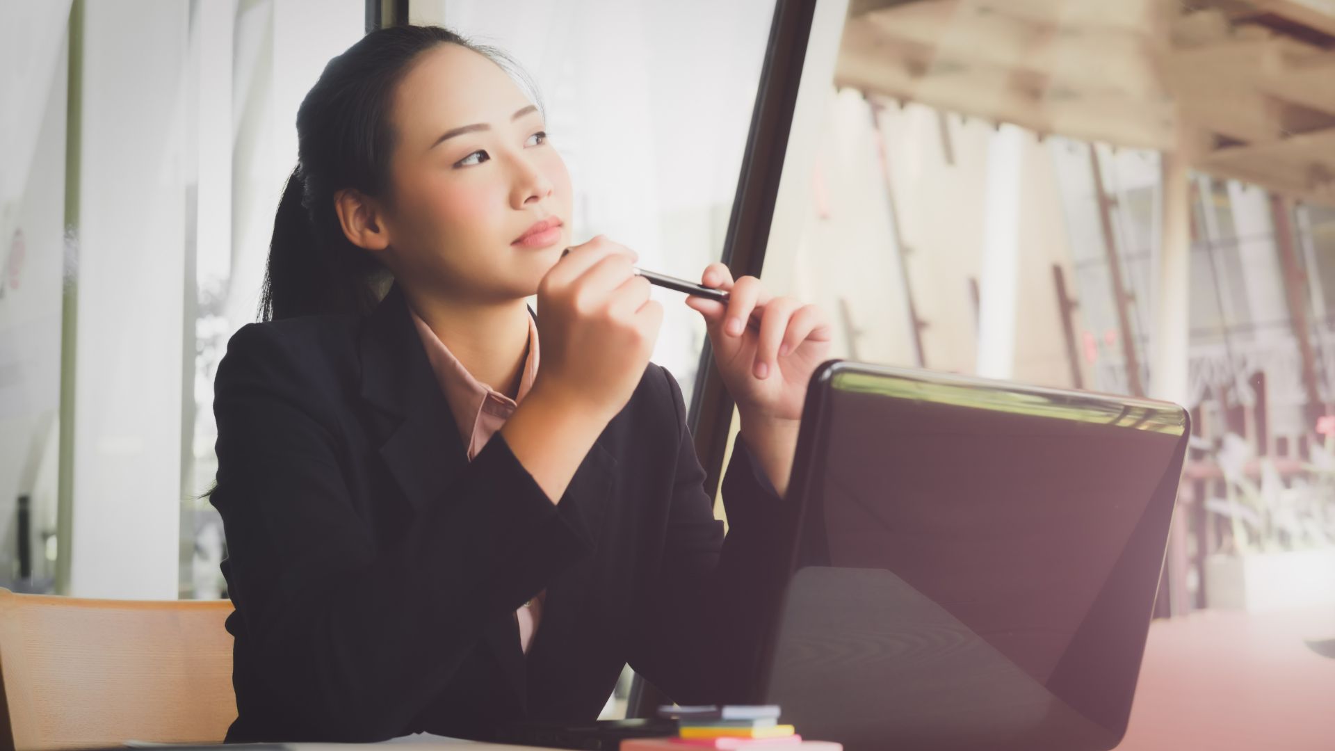 A person holding a pen

AI-generated content may be incorrect.